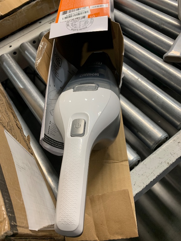 Photo 1 of ***(MAJOR DAMAGE/ SEE NOTES)***
BLACK+DECKER dustbuster QuickClean Cordless Handheld Vacuum (HNVC215B10)