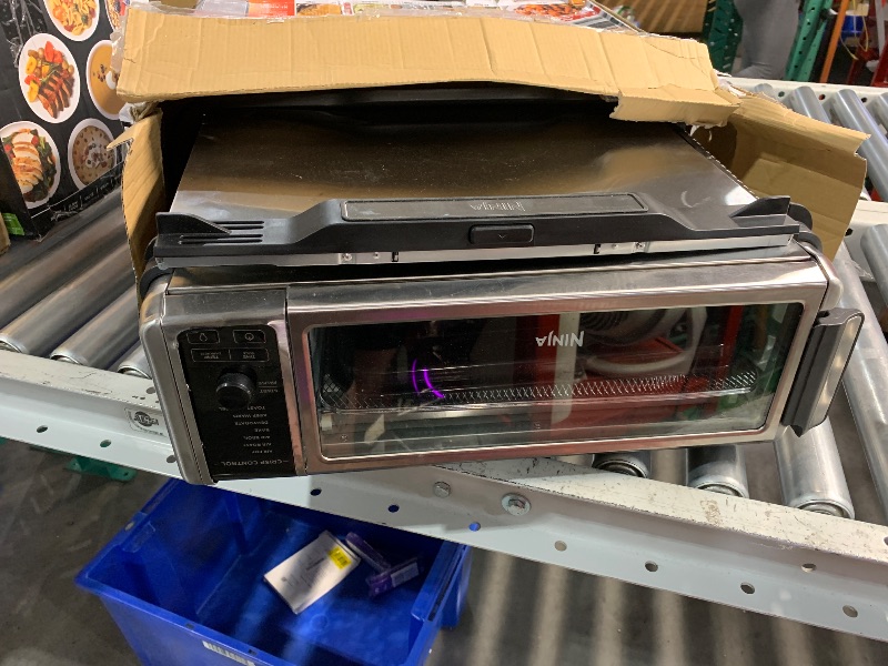 Photo 1 of ***(FOR PARTS ONLY/ MAJOR DAMAGE/ NON FUNCTIONAL)***
Ninja Foodi 8-in-1 Digital Air Fry Oven