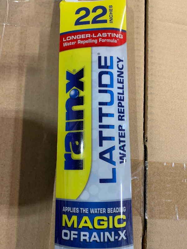Photo 1 of (see all images) Rain-X 810165 Latitude 2-In-1 Water Repellent Wiper Blades