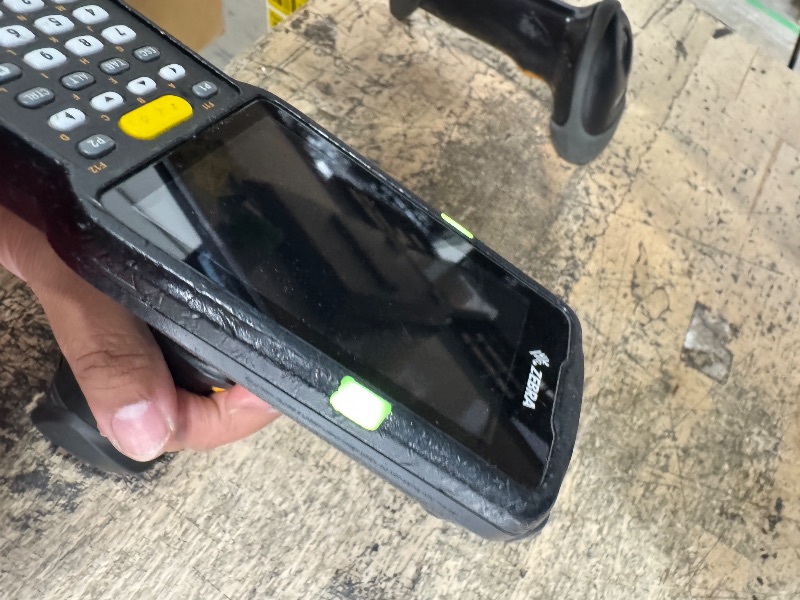 Photo 1 of *UNABLE TO FULLY TEST//BATTERY DEAD* Zebra MC3300 Premium Handheld Mobile Computer Data Collection Terminal Barcode Scanner Running Android 7.1.2 MC330K-GE4HA3US
