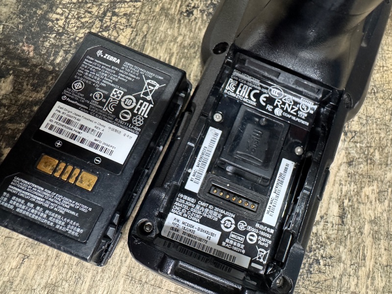 Photo 1 of *UNABLE TO FULLY TEST//BATTERY DEAD* Zebra MC3300 Premium Handheld Mobile Computer Data Collection Terminal Barcode Scanner Running Android 7.1.2 MC330K-GE4HA3US
