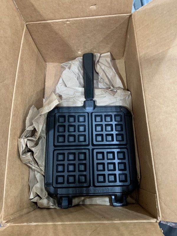 Photo 1 of (sCRATCHED) NordicWare 15040 Cast Aluminum Stovetop Belgium Waffle Iron
