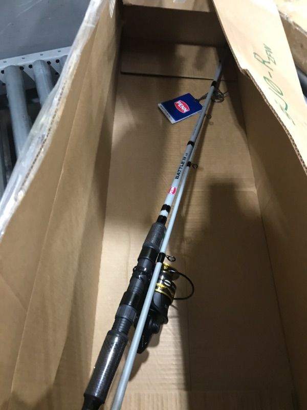 Photo 1 of **HAND CRANK ON REEL IS MISSING*** PENN 7' Battle IV LE Spinning Reel and Fishing Rod Combo Kit, 4000 Reel, CNC Gear Technology, Full Metal Body and Sideplate, HT-100 Drag System