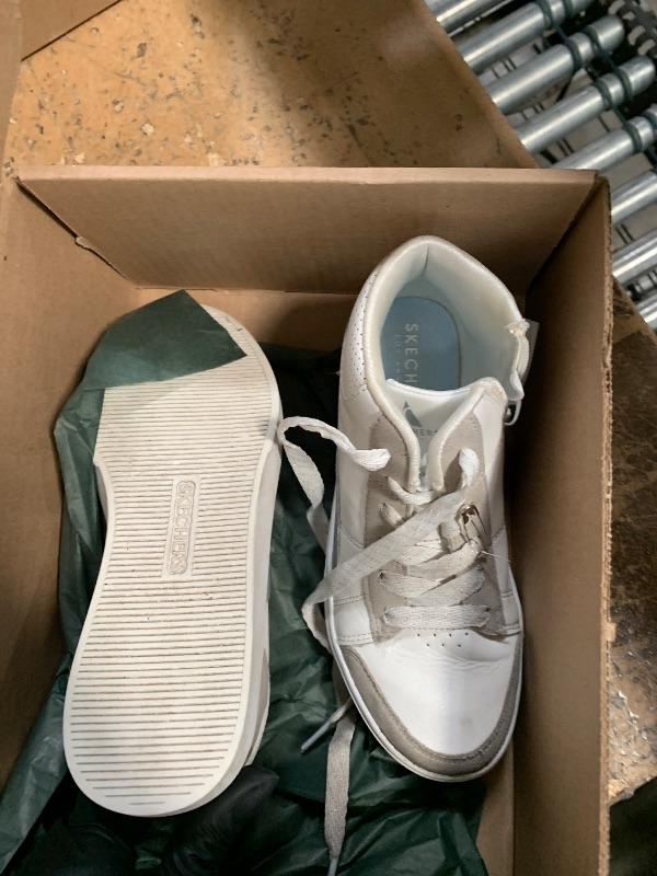 Photo 1 of ***SEE NOTES***Skechers Girls Eden LX Sneaker, White/LightGrey, 2.5 Little Kid