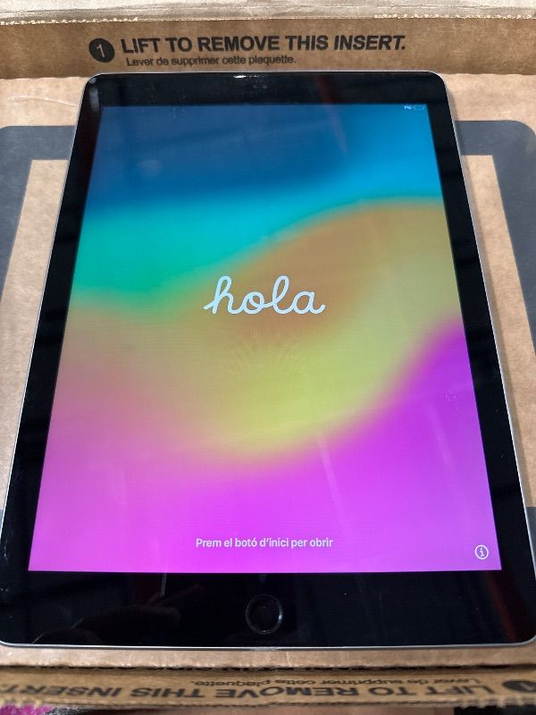 Photo 1 of ***CHARGING PIN NOT WORKING*** Apple 2018 iPad 6th Gen 9.7-inch Wi-Fi 128GB Space gray (Renewed)
retail: $127