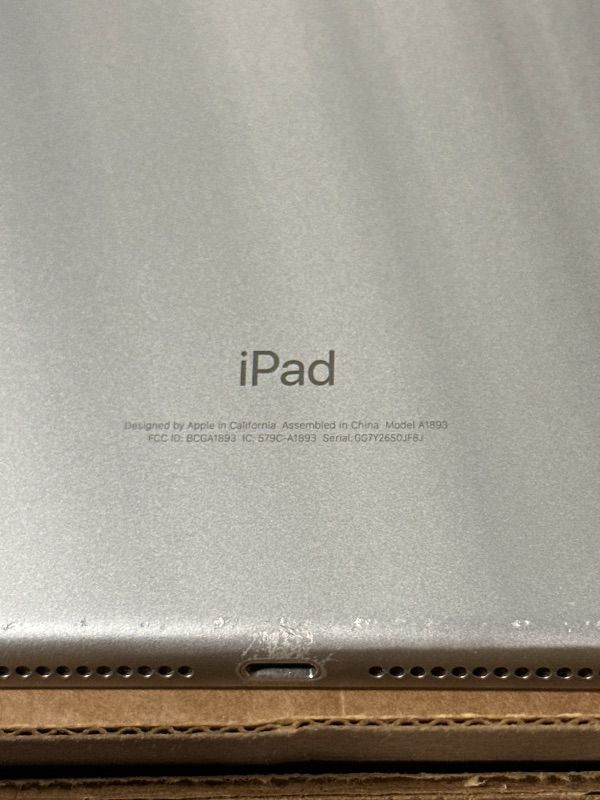 Photo 1 of ***CHARGING PIN NOT WORKING*** Apple 2018 iPad 6th Gen 9.7-inch Wi-Fi 128GB Space gray (Renewed)
retail: $127