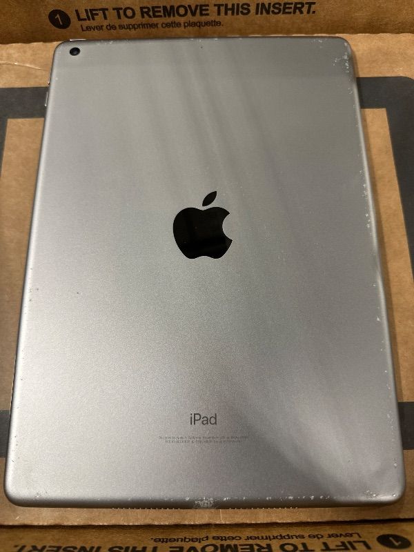 Photo 1 of ***CHARGING PIN NOT WORKING*** Apple 2018 iPad 6th Gen 9.7-inch Wi-Fi 128GB Space gray (Renewed)
retail: $127