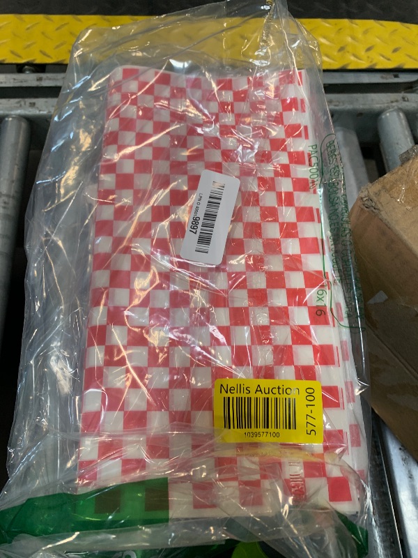 Photo 1 of 100pcs Deli Paper Sheets 12x12", Premium Food Basket Liners, Grease Resistant Wax Paper Sheets for Food, Classic Checkered Sandwich Wrapping Paper for Party, Festival and Outdoors, JIRNGLA