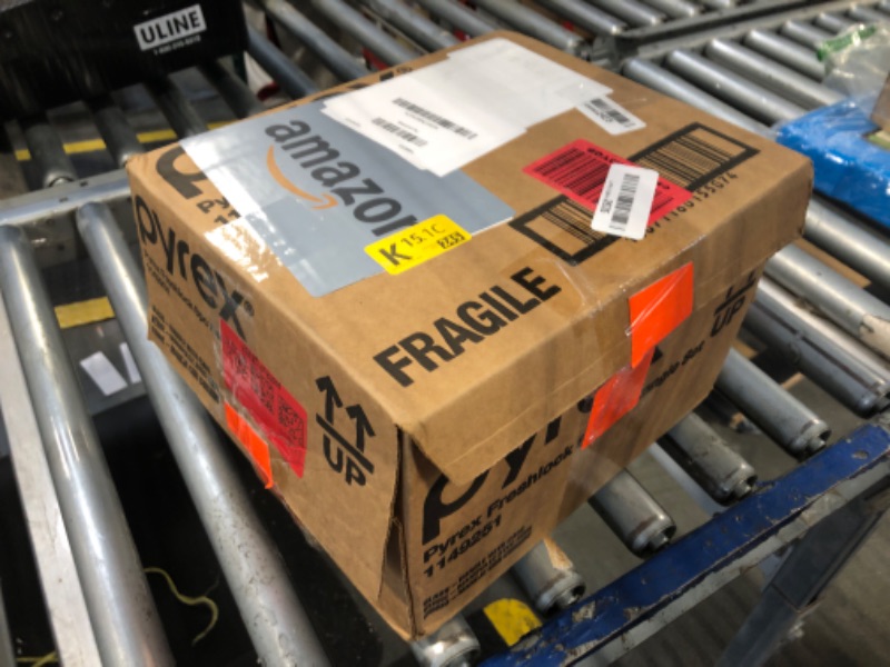 Photo 1 of Pyrex Freshlock (4-Pack) Mixed Sized Glass Food Storage Containers Set, Airtight & Leakproof Locking Lids BPA-Free, Meal Prep Containers Set, Freezer Dishwasher Microwave Safe