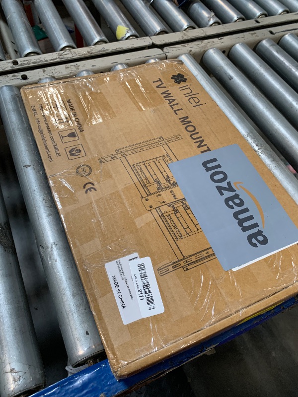 Photo 1 of ** very used **** XINLEI Ultra Slim Full Motion TV Wall Mount for Most 37"-90" Flat/Curved TV, Swivel Tilt Bracket with Articulating 6 Arms, Support 120lbs, Max VESA 600x400mm, Fits 12”/16" Wood Stud, MAUS02