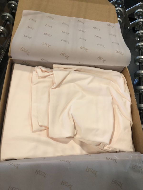 Photo 1 of **USED**
REST® Evercool®+ Cooling Sheet Set, King Size, Snow Ivory, Breathable Bed Sheets for Hot Sleeper and Night Sweats, with Pillowcases, with Ionic+ Self-Cleaning Silver Yarn for Sensitive Skin, 4PCS