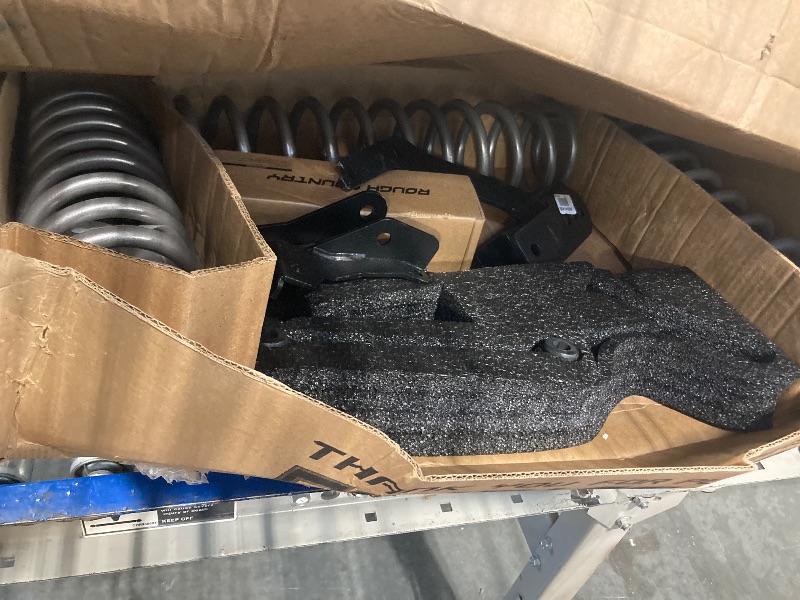 Photo 1 of ** MISSING PARTS ** Rough Country 3.25" Lift Kit for 2007-2018 Jeep Wrangler JK     
