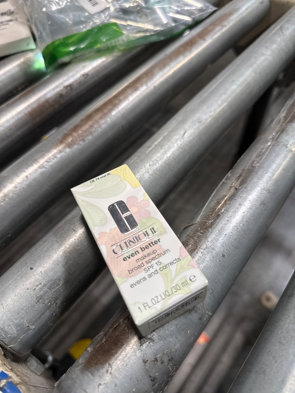 Photo 1 of Clinique Even Better Makeup Foundation Broad Spectrum SPF 15 | Medium Coverage + Natural Finish | With Vitamin C | Evens Skin Tone + Reduces Dark Spots, Beige, 1 Fl Oz