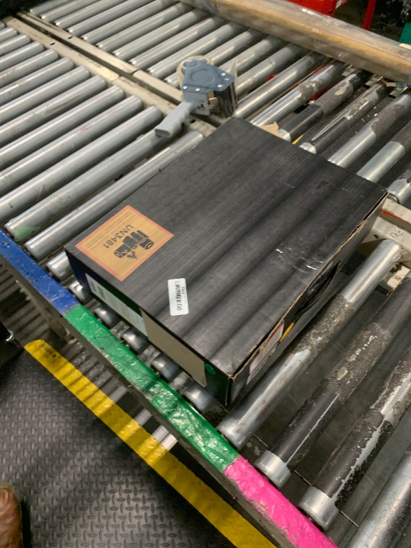 Photo 1 of Alienware X16 R1 Gaming Laptop - 16-inch QHD+ 240Hz 3ms Display, Core i9-13900HK, 32GB LPDDR5 RAM, 1TB SSD, NVIDIA GeForce RTX 4080 12GB GDDR6, Windows 11 Home, Premium Support - Lunar Silver