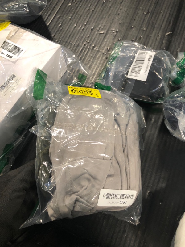 Photo 1 of **black missing**
Holure 3 Pack Men's Gym Tank Tops Workout Sleeveless T-Shirts Athletic Muscle Tank Training Bodybuilding Shirts Black/Grey/Green 3P03-XL