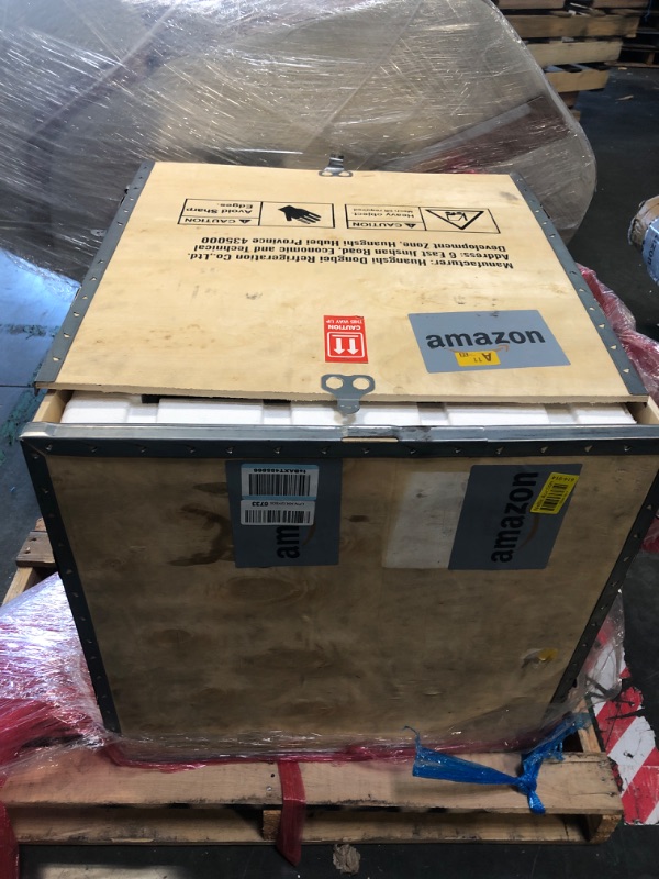 Photo 1 of **THE BOTTOM PARTS IS MISSING** VEVOR Commercial Ice Maker Machine, 360LBS/24H Ice Making Machine with 250LBS Large Storage Bin, Auto Self-Cleaning Ice Maker Machine with Touchscreen for Bar Cafe Restaurant Business Commercial
