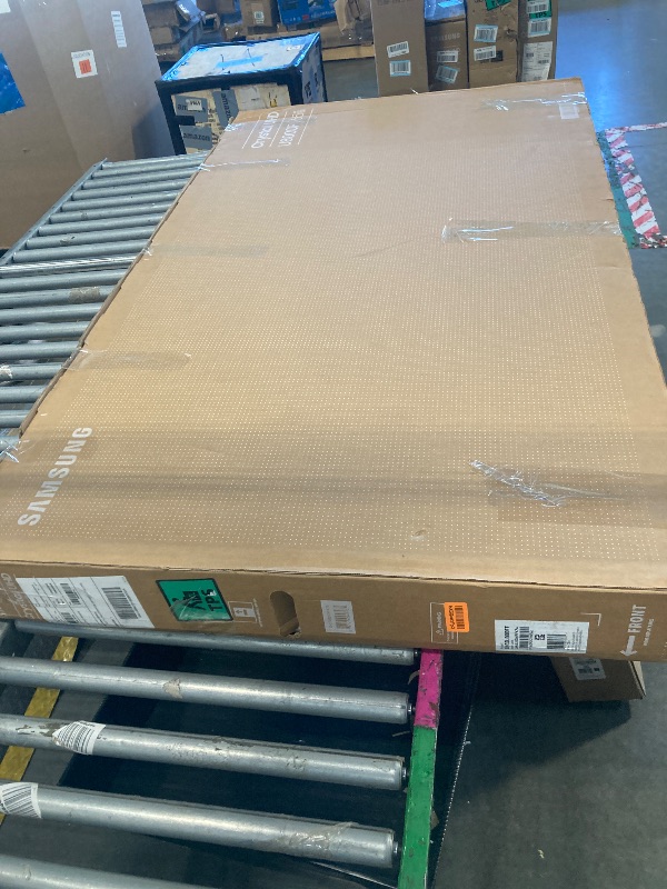 Photo 1 of ***BROKEN SCREEN***Samsung 65-Inch Class Crystal UHD U8000F 4K Smart TV (2025 Model) Endless Free Content, Crystal Processor 4K, MetalStream Design, Knox Security, Alexa Built-in