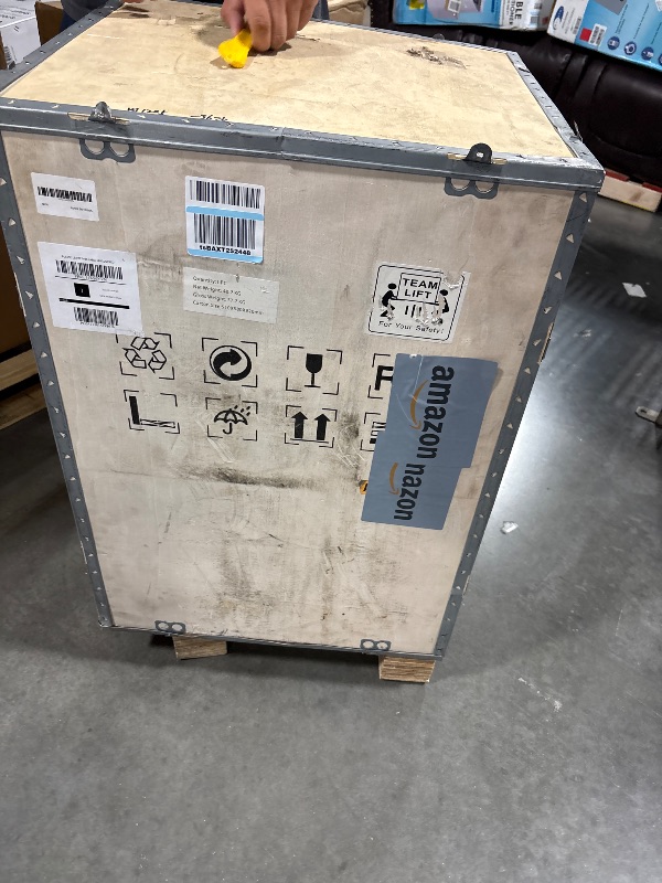 Photo 1 of **item does look to be possibly used**
24L/6.4 Gal Commercial Slushy Machine, Frozen Drink Margarita Machine Smoothie Slushie Maker, Self-Cleaning, 700W Stainless Steel Slushy Machine for Homes, Coffee Shops, Restaurants, Black