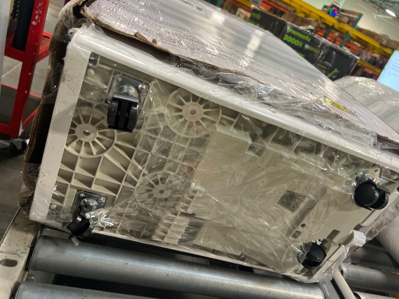Photo 1 of **** DAMAGED FINAL SALE NO RETURNS ***12,000 BTU Portable Air Conditioners with Digital Display, 3 IN 1 Free standing AC Unit with Dehumidifier & Fan Modes, Cools Room up to 500 sq.ft, Sleep Mode,24H Timer, Installation Kits Included