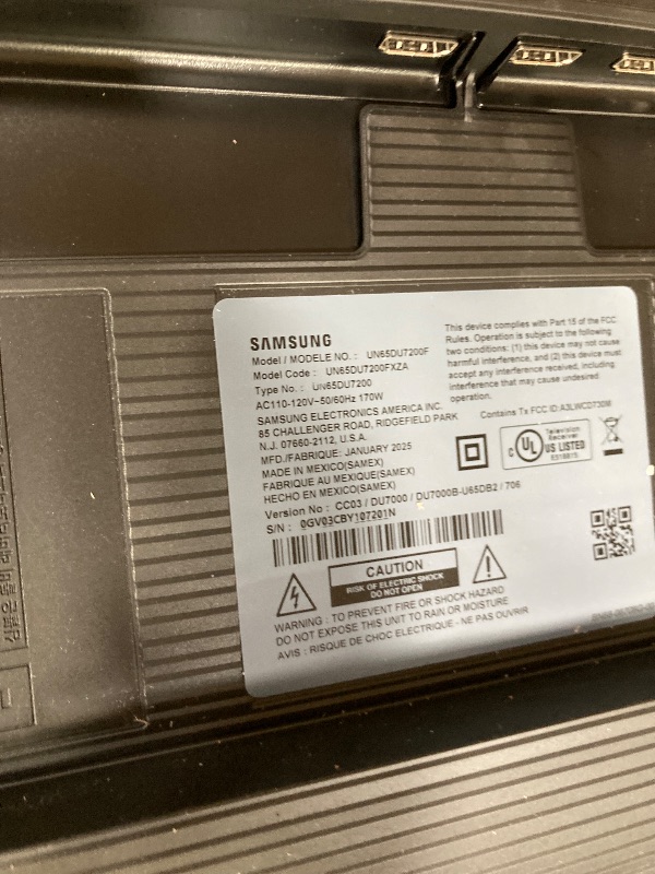 Photo 1 of +++IT'S BROKEN+++SAMSUNG 65-Inch Class Crystal UHD 4K DU7200 Series HDR Smart TV w/Object Tracking Sound Lite, PurColor, Motion Xcelerator, Mega Contrast, Q-Symphony (UN65DU7200, 2024 Model)