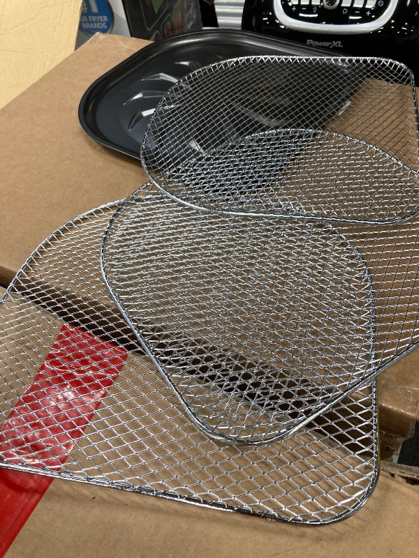 Photo 1 of ****OUT  PLASTIC PART IS BROKEN BUT IT WORKS  PARTS ONLY ,  BRAND NEW ITEM DRIPPEN PANS AND 3 TRAYS*****PowerXL Vortex Air Fryer Pro Plus 10 Quart Capacity, Black, 1700 Watts,
 