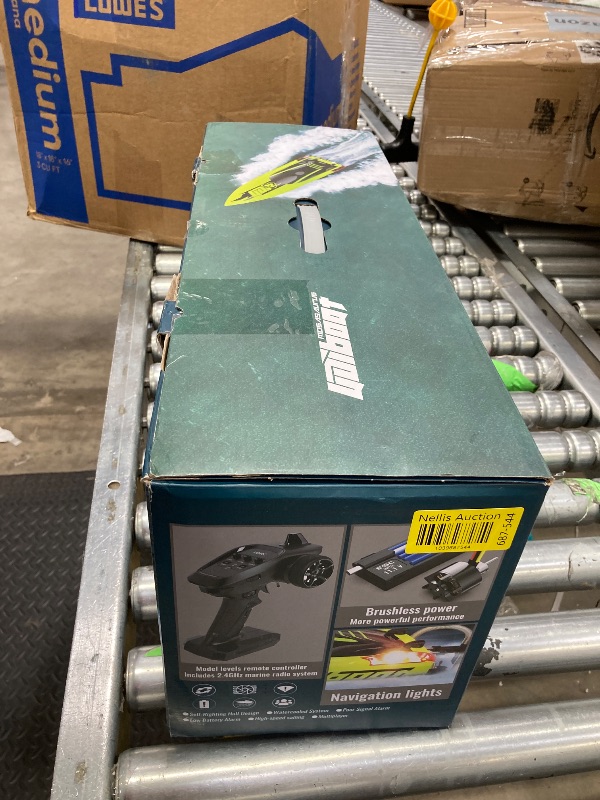 Photo 1 of Cheerwing 22" Large RC Racing Boats, Brushless Remote Control Boat 40 Km/h with LED Lights High Speed for Adults