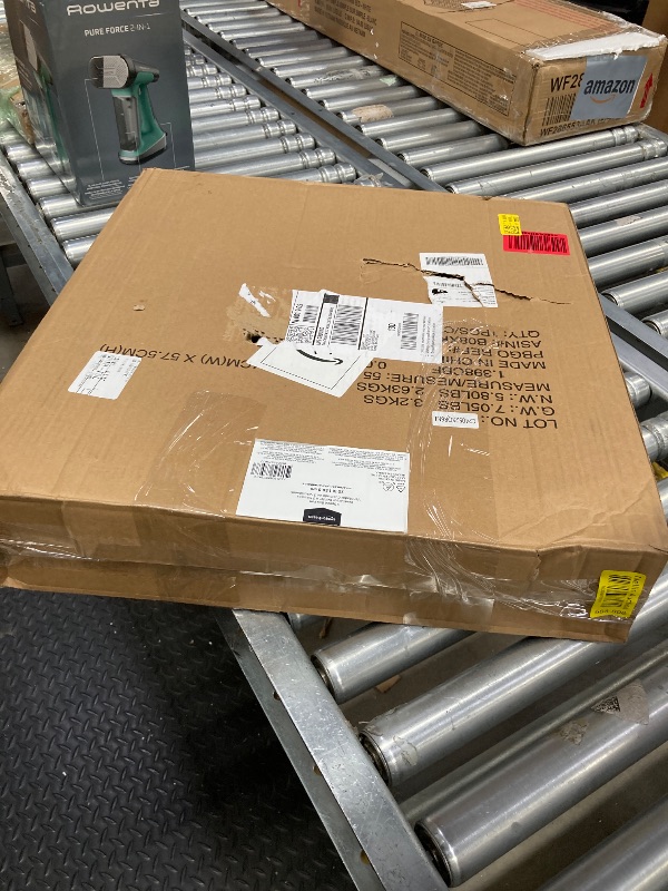 Photo 1 of ***used***Amazon Basics 3 Speed Box Fan, Indoor Electric Fan for Home Cooling, 5 Blades, Lightweight Design, 67 Watts, 20-Inch, Black, 6.8"D x 20.86"W x 21.33"H