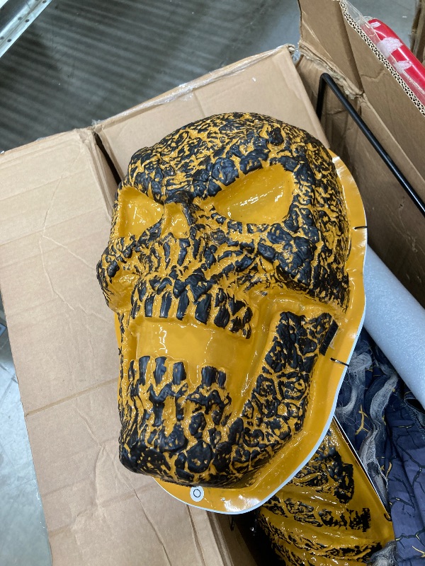 Photo 1 of ***(DAMAGE, SELLING AS PARTS ONLY)***
Haunted Hill Farm Motion-Activated 7.5-Ft. Tall Smoldering Ghoul, Plug-in Talking Scare Prop Animatronic with Spooky Sound Effects and Lights for Indoor or Covered Outdoor Creepy Halloween Decoration