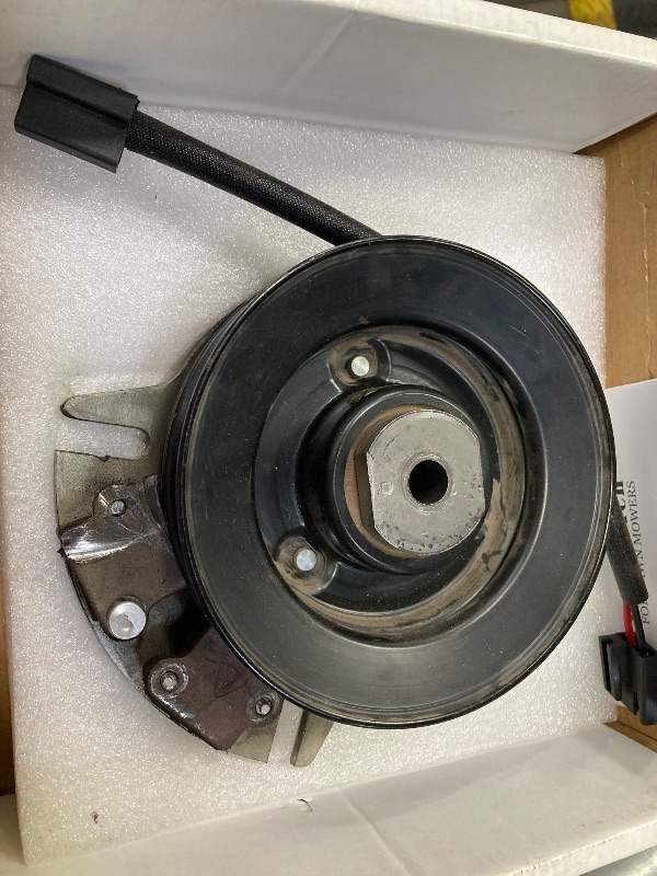 Photo 1 of **PARTS ONLY**SCITOO Electric PTO Clutch AM119683 Compatible for Warner: 5217-35, 5217-6, 5217-7, 5217-9; for John Deere: 5217-7, AM119683; for EXMARK/for Toro: 104-3334; for STENS: 255-511