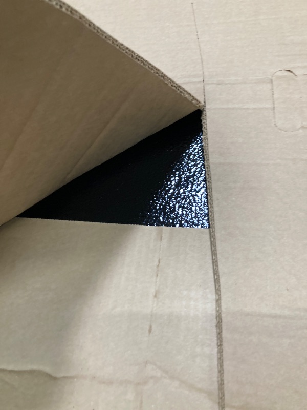 Photo 1 of ***SLIGHTLY BENT SELLING AS IS ***
Gator EFX Hard Tri-Fold Truck Bed Tonneau Cover | GC44014 | Fits 2016 - 2023 Toyota Tacoma (fits with or w/o bedside storage boxes) 5' 1" Bed (60.5")