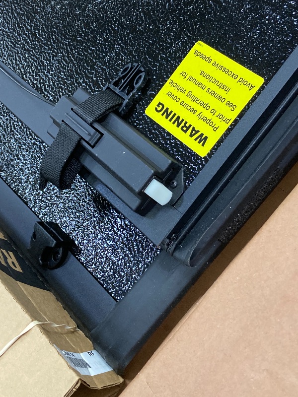 Photo 1 of ***SLIGHTLY BENT SELLING AS IS ***
Gator EFX Hard Tri-Fold Truck Bed Tonneau Cover | GC44014 | Fits 2016 - 2023 Toyota Tacoma (fits with or w/o bedside storage boxes) 5' 1" Bed (60.5")