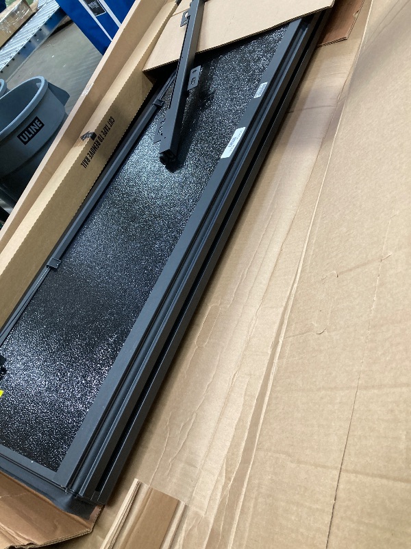 Photo 1 of ***SLIGHTLY BENT SELLING AS IS ***
Gator EFX Hard Tri-Fold Truck Bed Tonneau Cover | GC44014 | Fits 2016 - 2023 Toyota Tacoma (fits with or w/o bedside storage boxes) 5' 1" Bed (60.5")