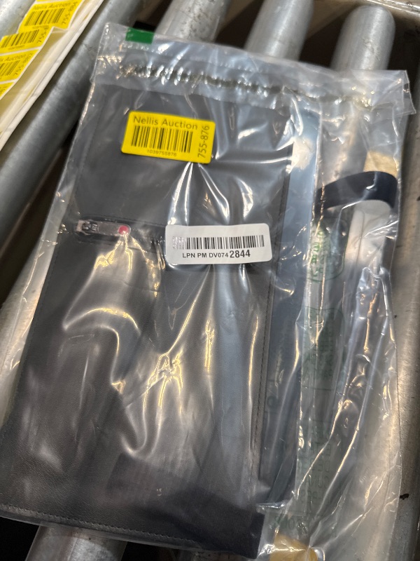 Photo 1 of Veharvim Sun Visor Extender for Cars, Polarized Car Visor Extender Sun Blocker UV400, Adjustable Visor Extension for Car Visor, Clip on, Universal (Large(1 Pack))