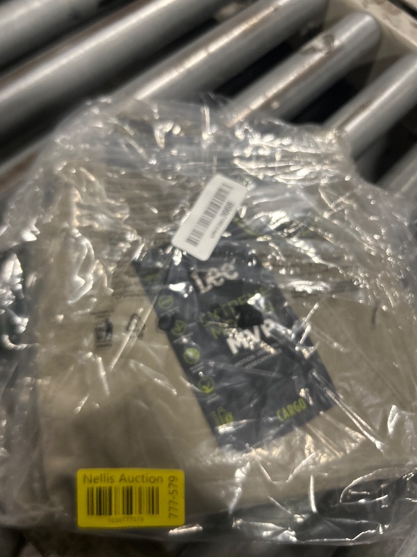 Photo 1 of ** similar image**Lee cargo pants size 32x30 khaki