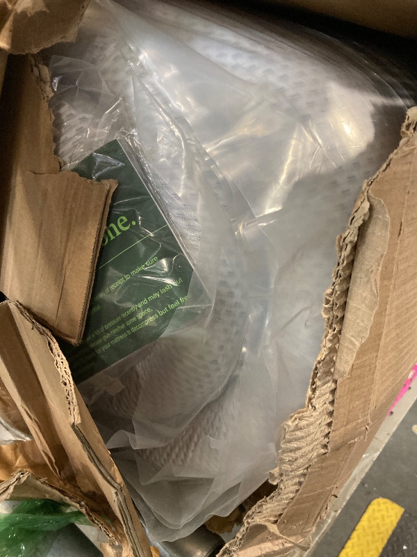 Photo 1 of **open box but now**ZINUS 12 Inch Green Tea Cooling Memory Foam Mattress [New Version], King, Fiberglass Free, Medium Firmness, Cooling Gel Foam, Certified Safe Foams & Fabric, Mattress in A Box