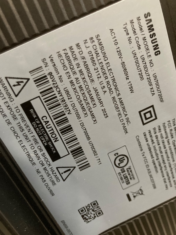 Photo 1 of ** use for parts**
SAMSUNG 70-Inch Class Crystal UHD 4K DU7200 Series HDR Smart TV w/Object Tracking Sound Lite, PurColor, Motion Xcelerator, Mega Contrast, Q-Symphony (UN70DU7200, 2024 Model)