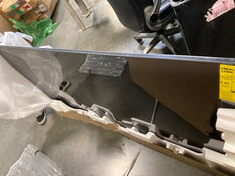 Photo 1 of ** use for parts**
SAMSUNG 70-Inch Class Crystal UHD 4K DU7200 Series HDR Smart TV w/Object Tracking Sound Lite, PurColor, Motion Xcelerator, Mega Contrast, Q-Symphony (UN70DU7200, 2024 Model)