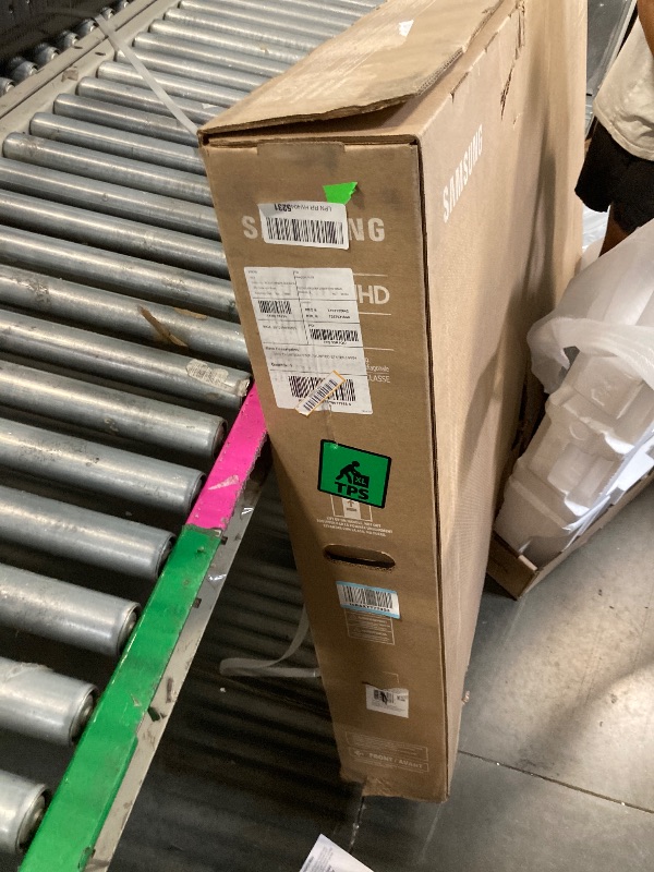 Photo 1 of ** use for parts**
SAMSUNG 70-Inch Class Crystal UHD 4K DU7200 Series HDR Smart TV w/Object Tracking Sound Lite, PurColor, Motion Xcelerator, Mega Contrast, Q-Symphony (UN70DU7200, 2024 Model)