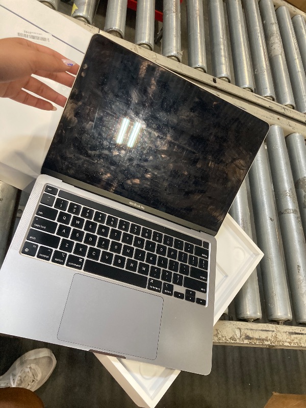 Photo 1 of **NON FUNCTIONAL, FOR PARTS ONLY, SALE FINAL**
Apple 2025 MacBook Air 13-inch Laptop with M4 chip: Built for Apple Intelligence, 13.6-inch Liquid Retina Display, 16GB Unified Memory, 256GB SSD Storage, 12MP Center Stage Camera, Touch ID; Midnight