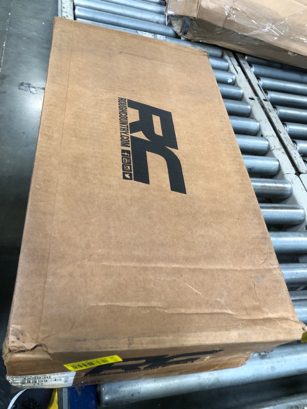 Photo 1 of ** Set 2 Box ** Rough Country 4.5" N3 Lift Kit for 1999-2006 Chevy/GMC 1500 2WD - 239N2