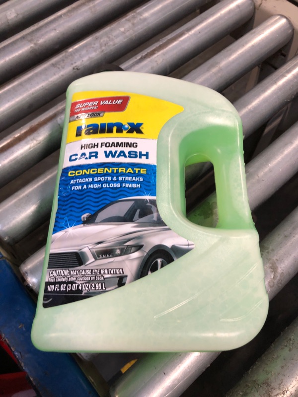 Photo 1 of ** used**  Rain-X 620191 Foaming Car Wash - 100 fl oz. High-Foaming, Concentrated Formula for Greater Cleaning Action, Safely Lifting Dirt, Grime and Residues for an Exceptional Clean