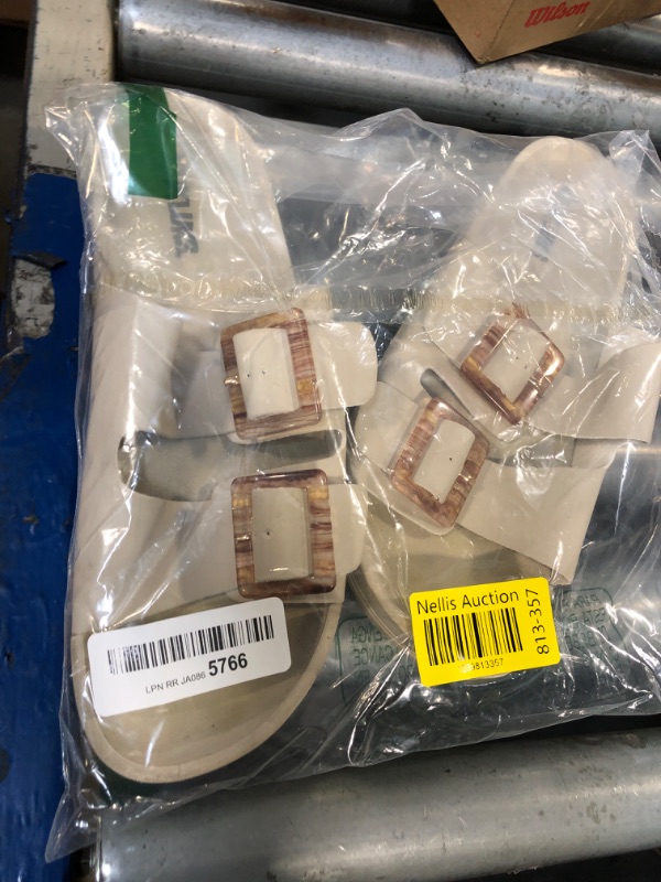 Photo 1 of * DIRTY * VERY USED MUK LUKS Women's Grand Cayman Sandal Slide, Stone, 8