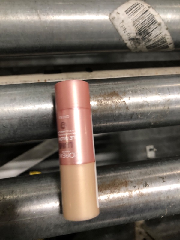 Photo 1 of L'Oreal Paris True Match Lumi Le Glow Highlighter Stick, Luminous, Satin, Glowy Highlighter for Face and Body, 630 Crème Chic, 0.17 Oz