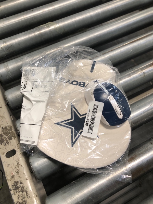 Photo 1 of ******HAS BEEN USED*****SOAR NFL Wireless Mouse and Mouse Pad, Dallas Cowboys