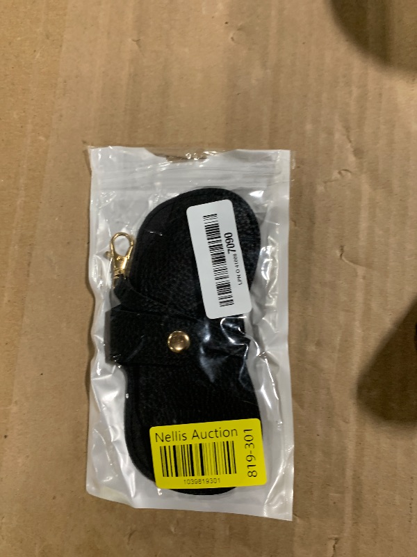 Photo 1 of **BUTTON DOESNT CLOSE**8TORMEN Portable Soft Leather Sunglasses Case,Glasses Case Holder Portable with Keychain Hook,Lightweight,Slim, Metal Snap Closure, Versatile Eyeglass Pouch for Types of Glasses (Black)