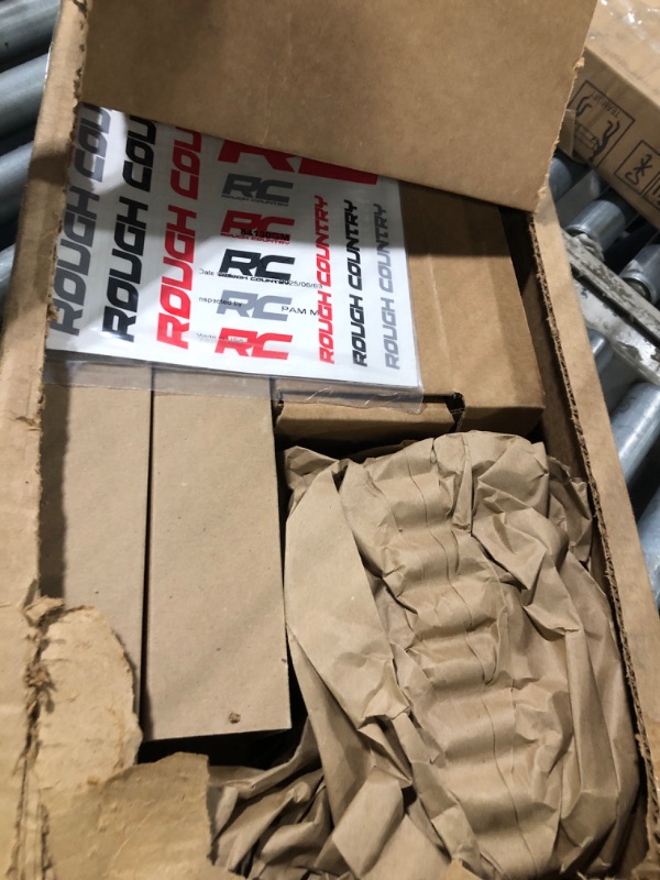 Photo 1 of ***MISSING PARTS*** Rough Country 3" Suspension Lift Kit for 1999-2006 Chevy/GMC1500 2WD - 232N2