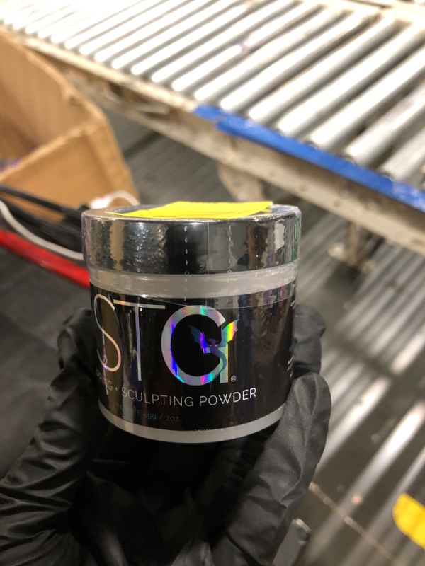 Photo 1 of 10oz Acrylic Nail Powder
clear 