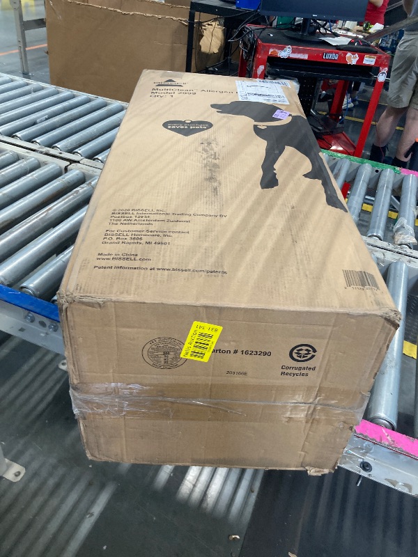 Photo 1 of **NEEDS TO BE CLEANED** Bissell MultiClean Allergen Pet Upright Vacuum with HEPA Seal System, 2999 ** makes a loud noise **