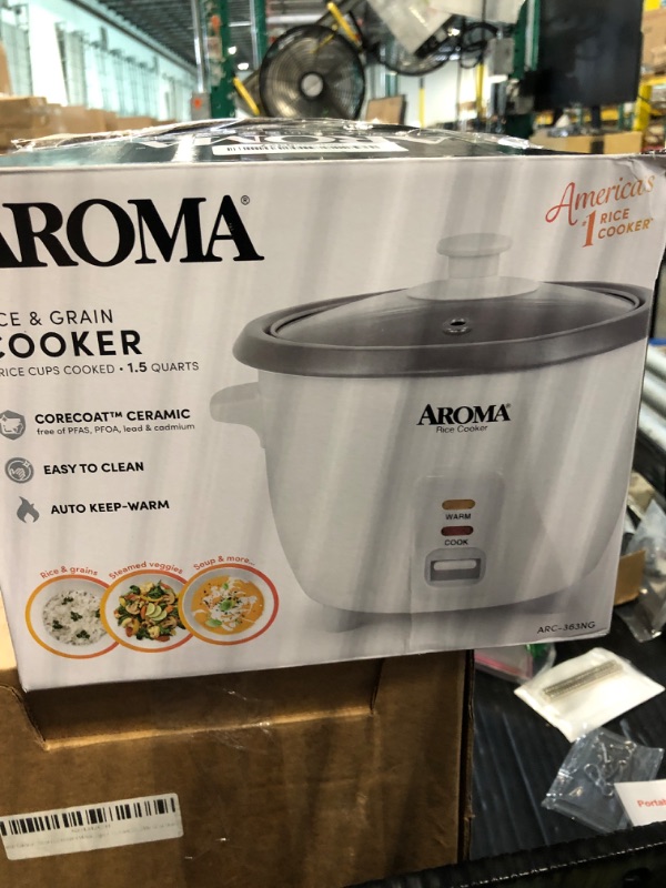 Photo 1 of ***LID MISSING***
Aroma Housewares Aroma 6-cup (cooked) 1.5 Qt. One Touch Rice Cooker, White (ARC-363NG), 6 cup cooked/ 3 cup uncook/ 1.5 Qt.