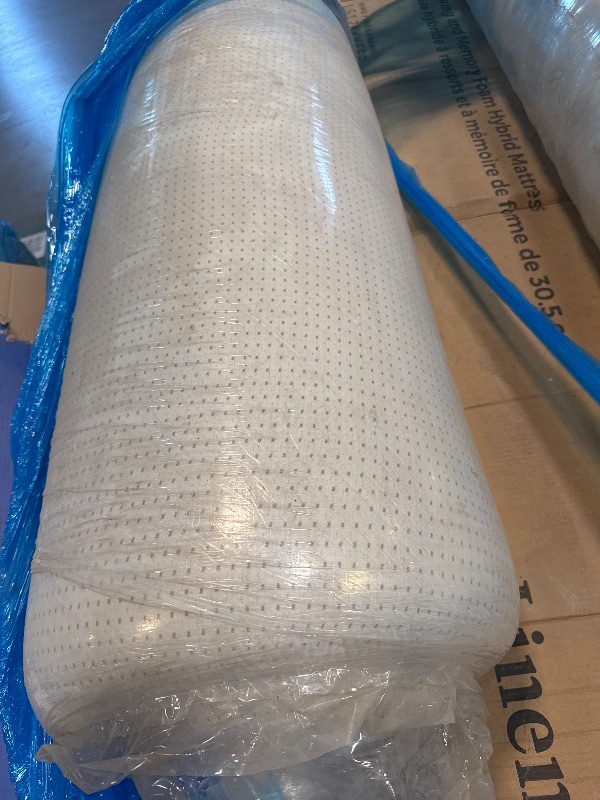 Photo 1 of * * USED*\*12 inch King Mattress, Hybrid Memory Foam and Pocket Spring, Motion Isolation, Medium Firm,Edge Support, Soft Touch, Cool and Breathable,Comfortable Mattress in a Box